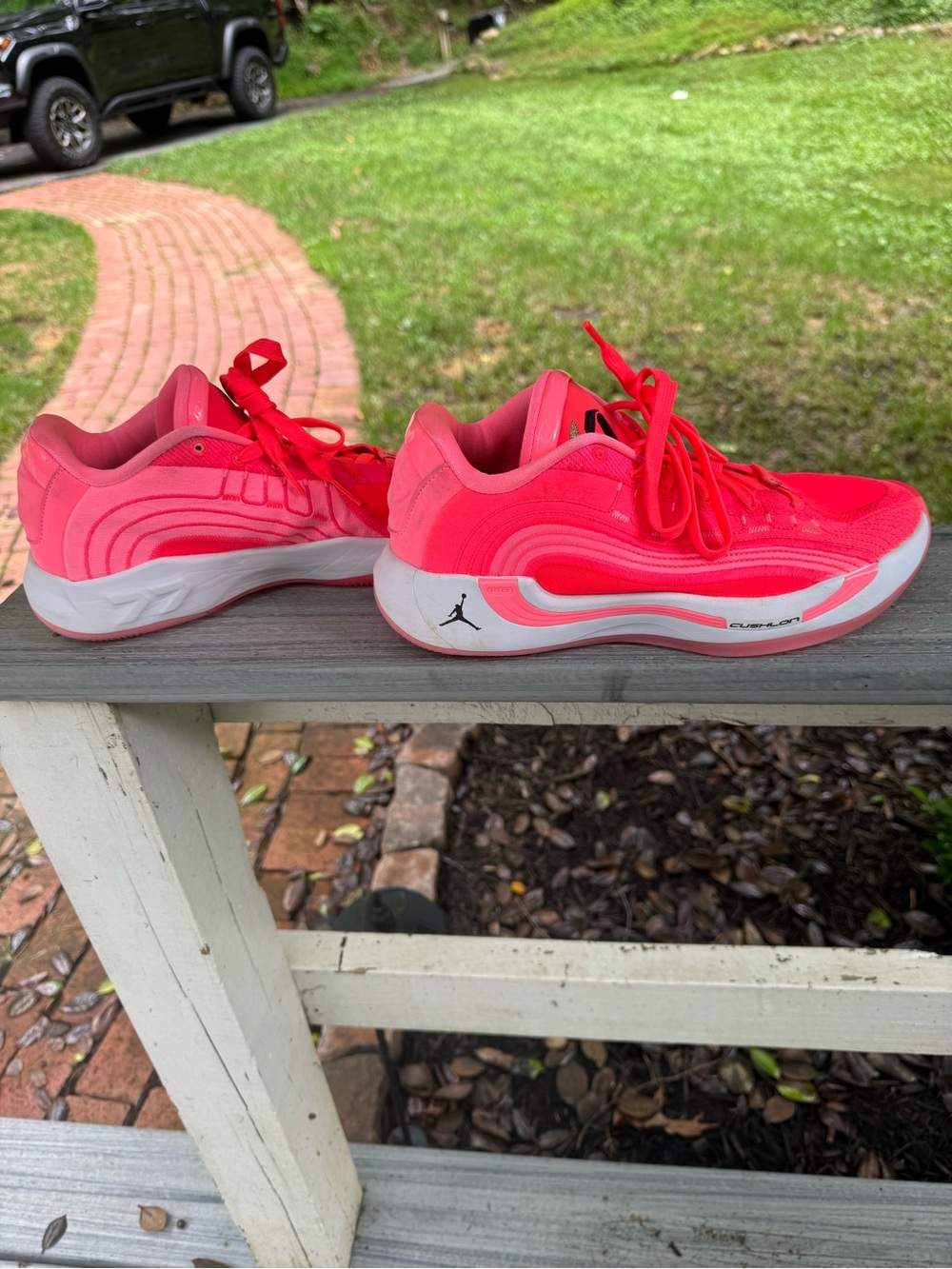 Nike Women's Bright Pink Athletic Shoes